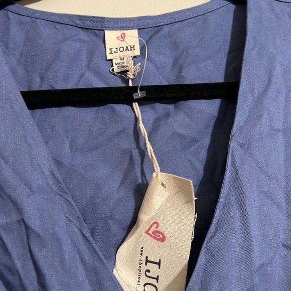 3/$25 I Joah tie front button up crop top - Picture 2 of 4